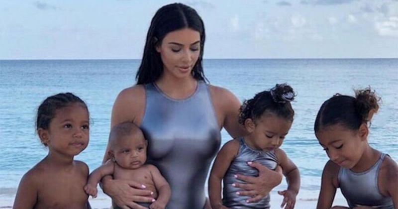  Kim Kardashian with her 4 kids at the beach 
