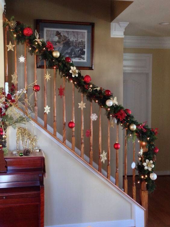 Christmas decor stairs
