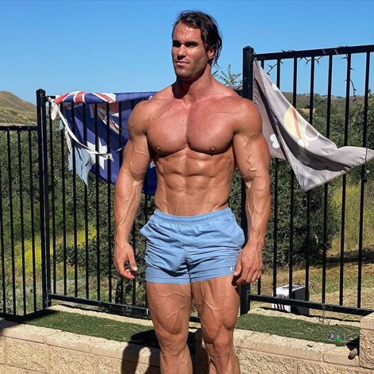 Top Male Fitness Models You Should be Following - BUZZ BEE